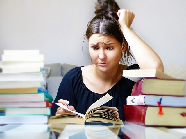 estudiar español puede ser difícil y frustrante para muchas personas